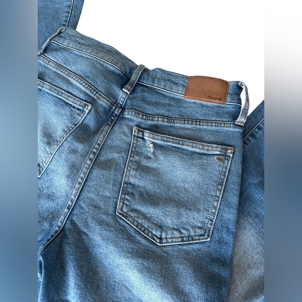 Madewell The Perfect Vintage Jean in Light Denman Wash & Distressed | Size 29 - Picture 11 of 16